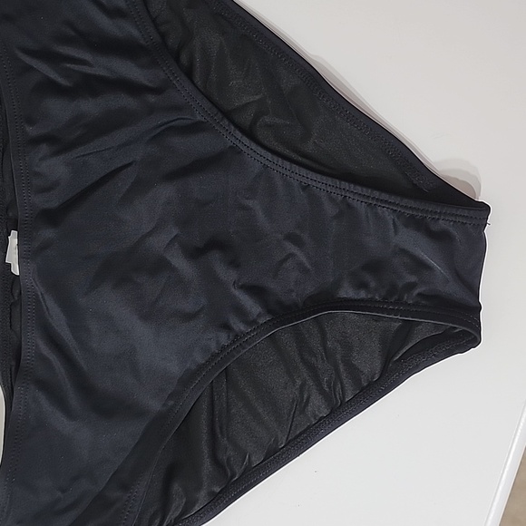 Younique black bikini bottom size M - Picture 1 of 6